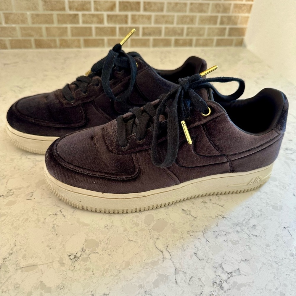 Nike Air Force 1 Low '07 Premium 'Black Velour' | Size 4.5 - Picture 9 of 9